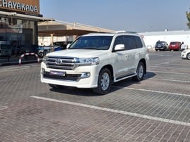 Used 2018 Toyota Land Cruiser for sale in Dubai