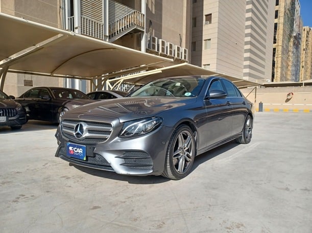 Used 2019 Mercedes E200 for sale in Riyadh