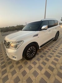 Used 2010 Nissan Patrol for sale in Abu Dhabi