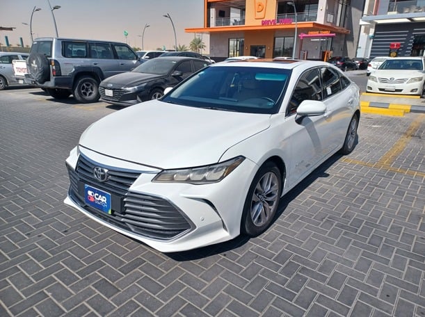 Used 2019 Toyota Avalon for sale in Riyadh