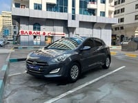 Used 2017 Hyundai i30 for sale in Abu Dhabi