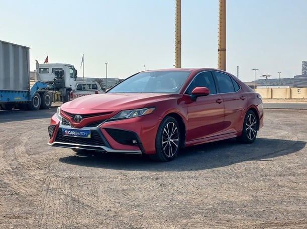 Used 2019 Toyota Camry for sale in Abu Dhabi