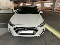 Used 2018 Hyundai Elantra for sale in Dubai