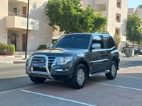 Used 2015 Mitsubishi Pajero for sale in Dubai