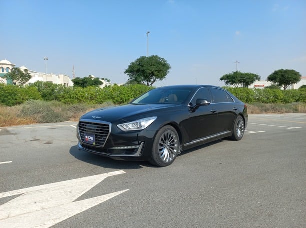 Used 2018 Genesis G90 for sale in Dubai