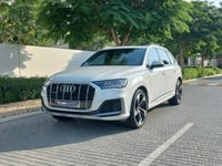 Used 2021 Audi Q7 for sale in Dubai