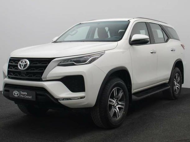 Used 2022 Toyota Fortuner for sale in Fujairah