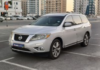 Used 2014 Nissan Pathfinder for sale in Dubai