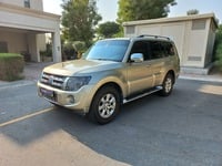 Used 2013 Mitsubishi Pajero for sale in Dubai