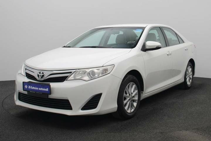 Used 2015 Toyota Camry for sale in Ajman