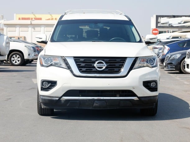 Used 2017 Nissan Pathfinder for sale in Sharjah