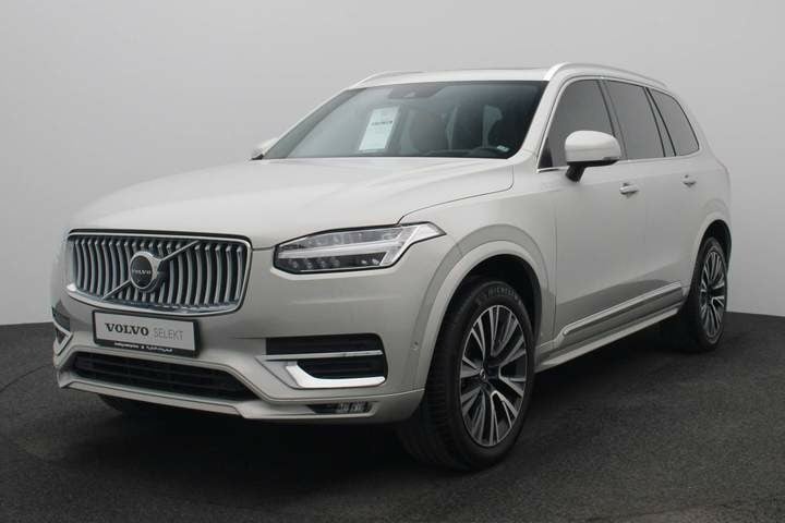 Used 2022 Volvo XC90 for sale in Dubai