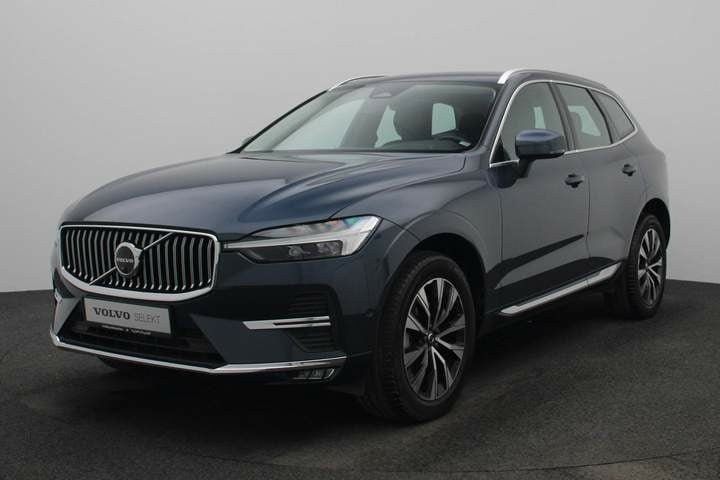 Used 2023 Volvo XC60 for sale in Dubai