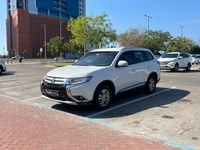 Used 2016 Mitsubishi Outlander for sale in Abu Dhabi