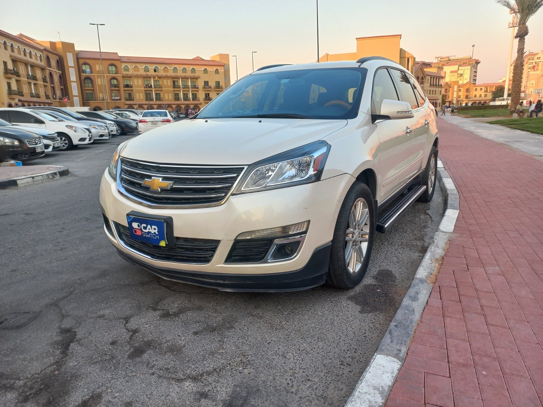 Used 2014 Chevrolet Traverse for sale in Dubai