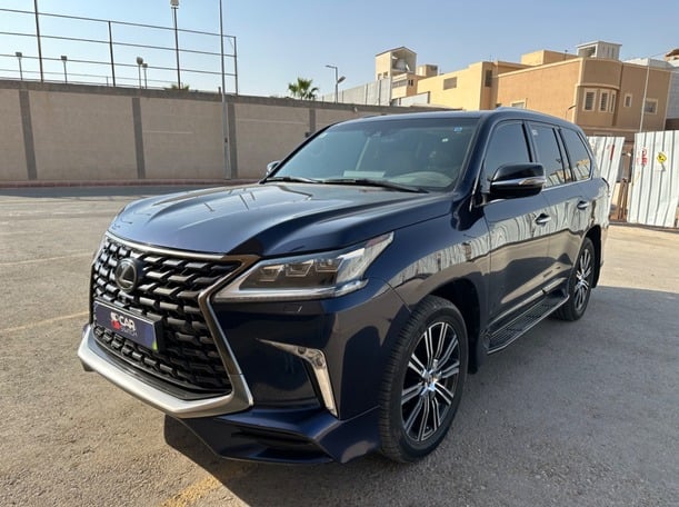 مستعمله 2020 لكزس LX570 للبيع فى الرياض