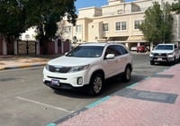 Used 2014 Kia Sorento for sale in Abu Dhabi