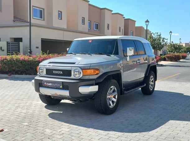 Used 2022 Toyota FJ Cruiser for sale in Dubai