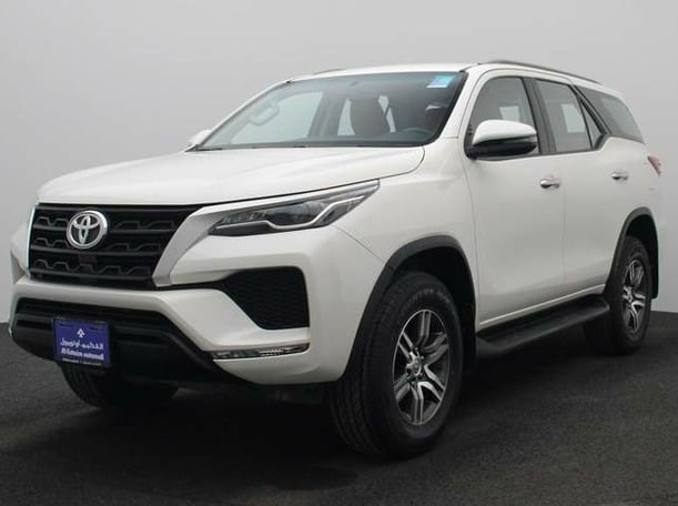 Used 2021 Toyota Fortuner for sale in Dubai