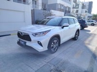 Used 2022 Toyota Highlander for sale in Al Khobar