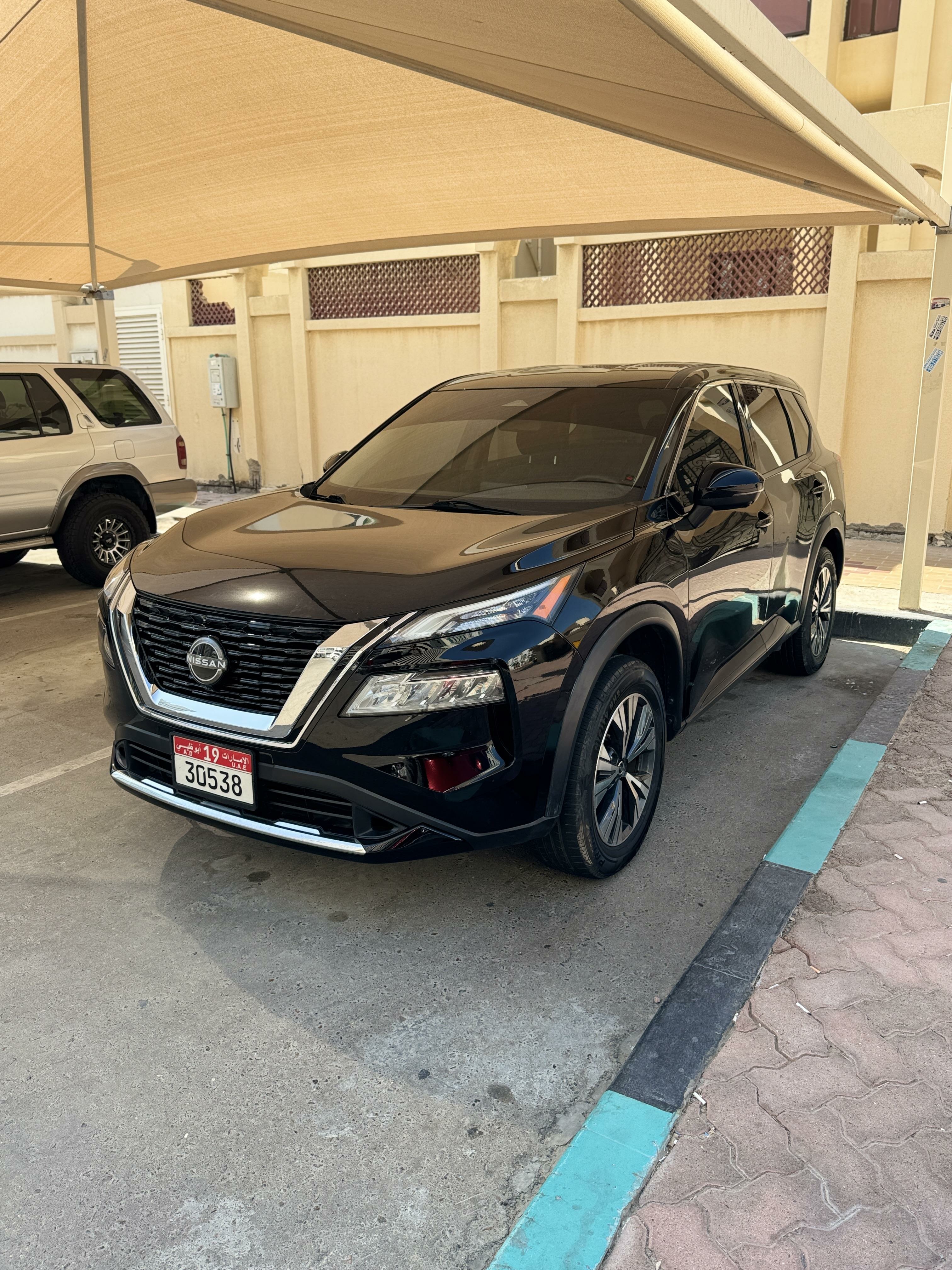 Used 2021 Nissan Rogue for sale in Abu Dhabi