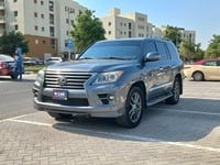 مستعمله 2014 لكزس LX570 للبيع فى دبي