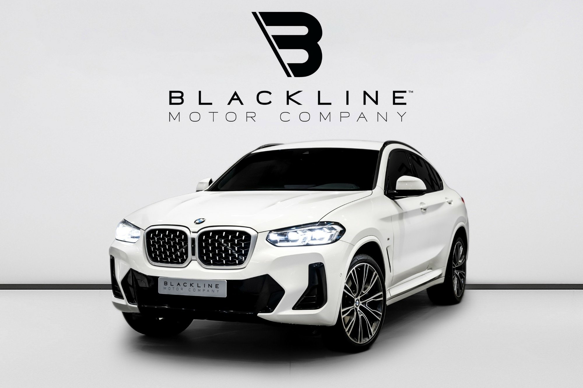 Used 2022 BMW X4 for sale in Dubai