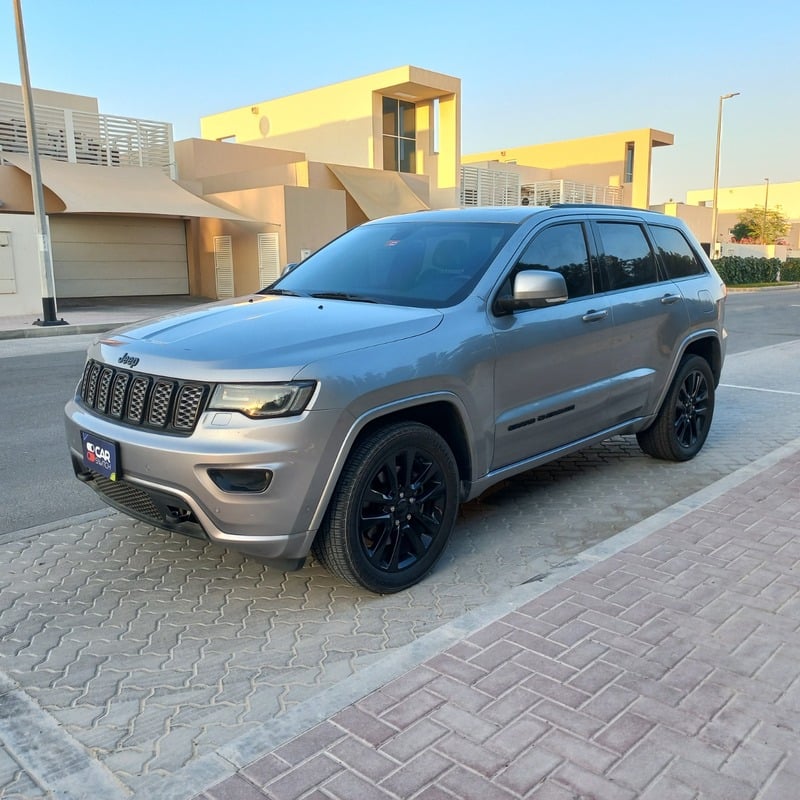 Used 2017 Jeep Grand Cherokee for sale in Dubai