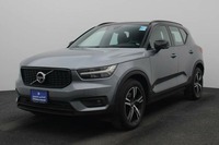 Used 2019 Volvo XC40 for sale in Dubai