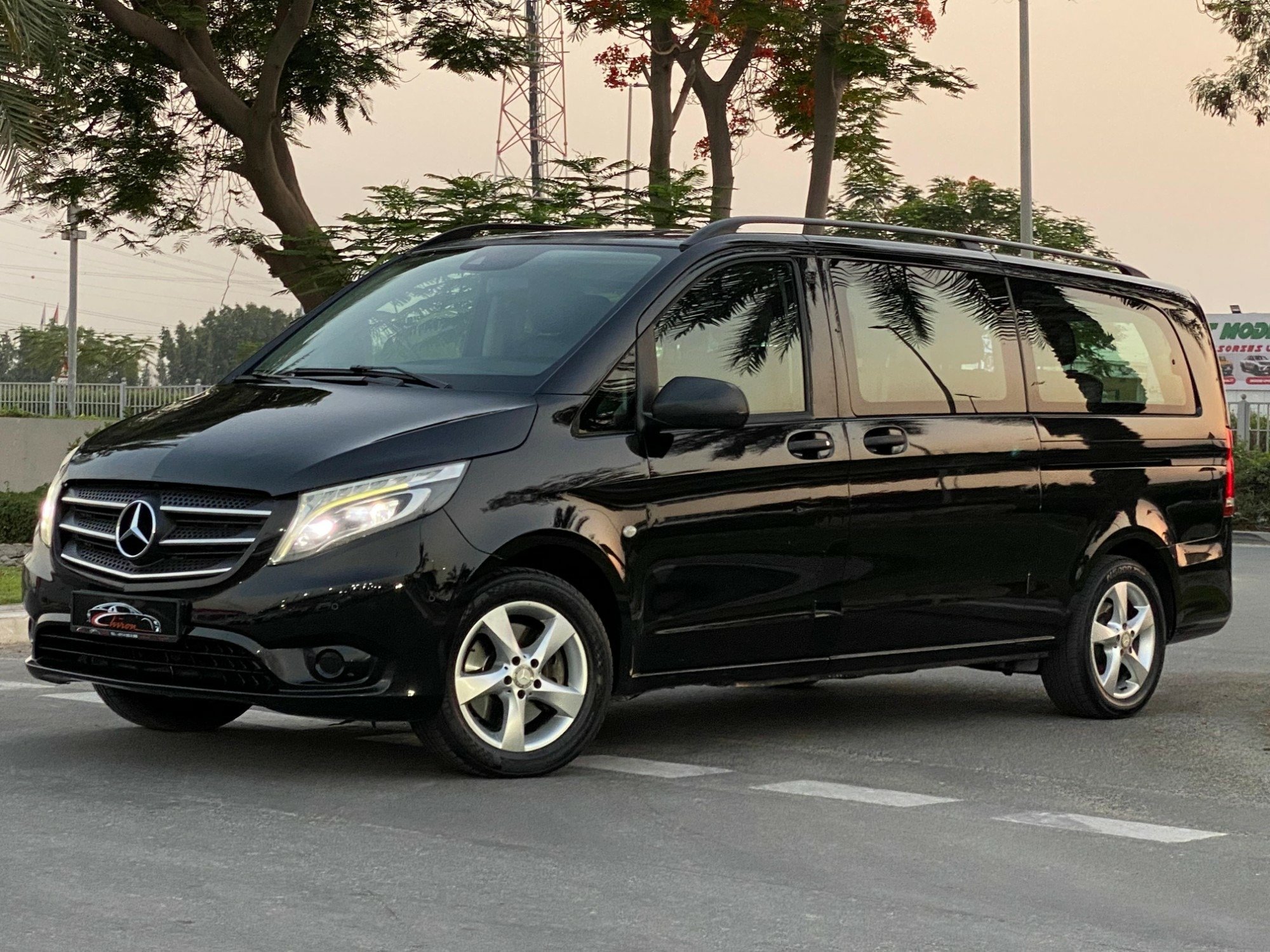 Used 2018 Mercedes Vito for sale in Dubai