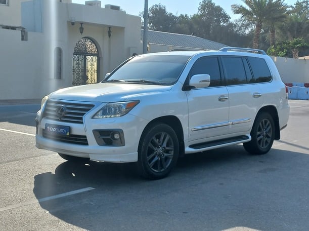 مستعمله 2013 لكزس LX570 للبيع فى أبوظبي