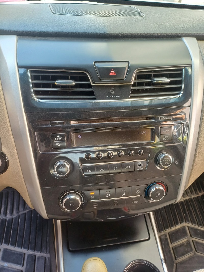 Used 2013 Nissan Altima for sale in Dubai