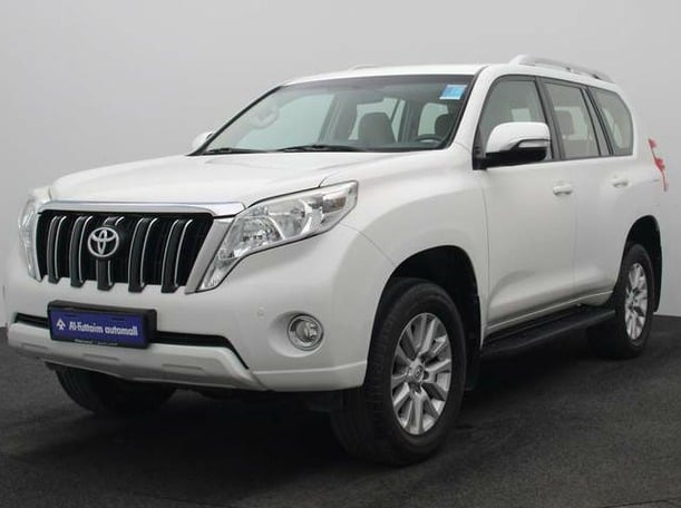 Used 2017 Toyota Prado for sale in Dubai