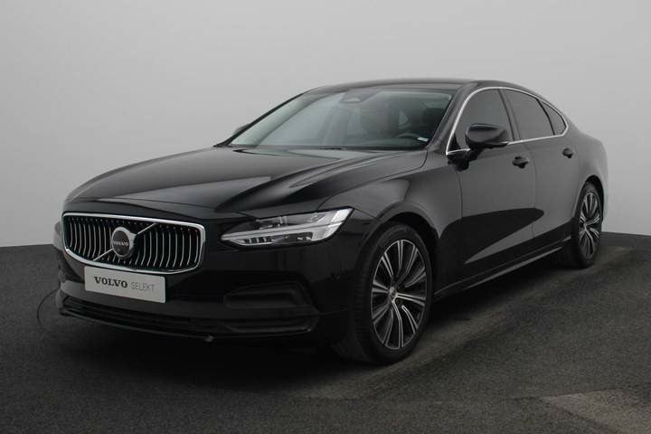 Used 2023 Volvo S90 for sale in Dubai