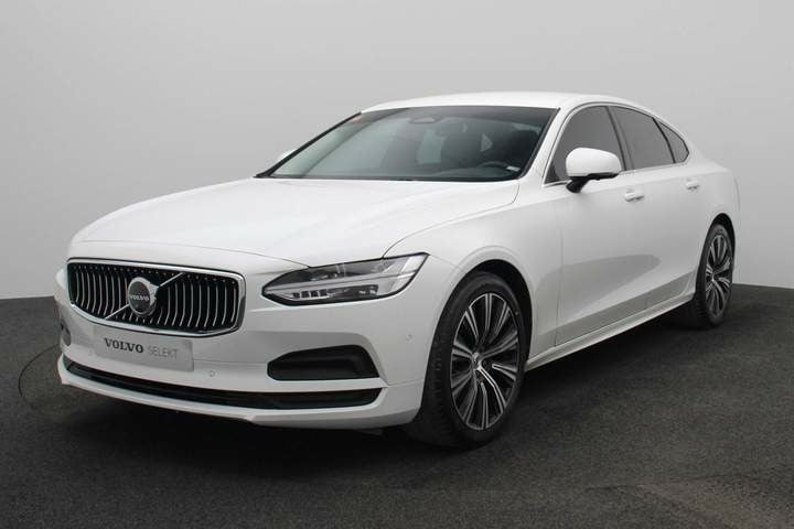 Used 2023 Volvo S90 for sale in Dubai