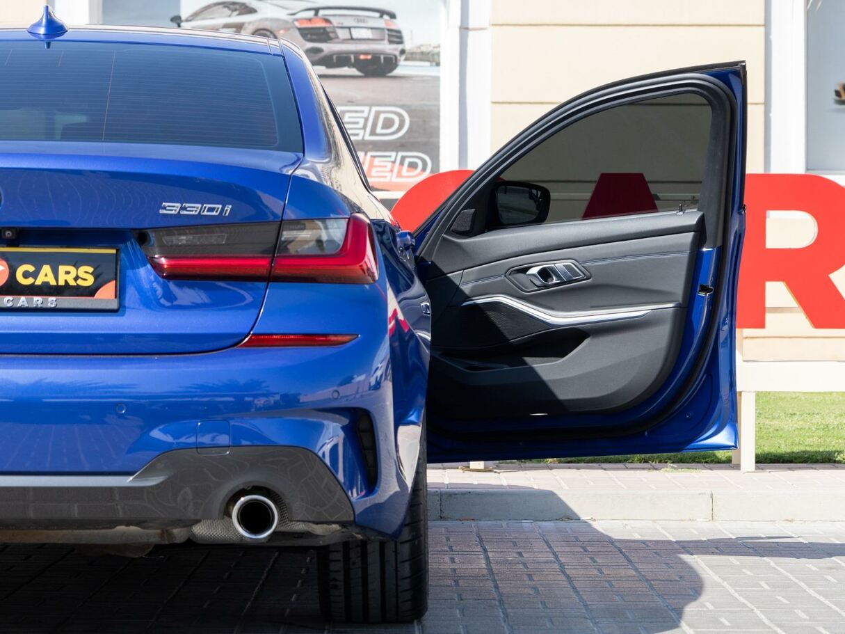 Car image 5