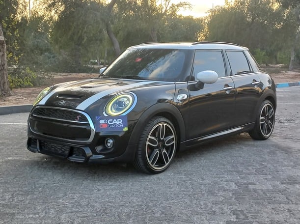 Used 2021 MINI Cooper for sale in Abu Dhabi