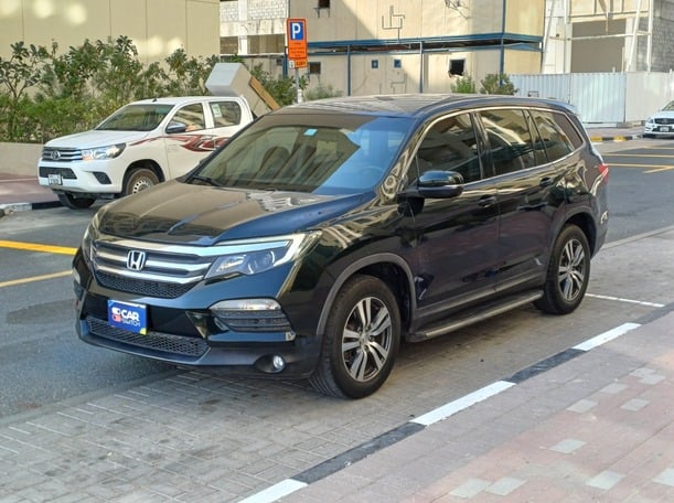 Used 2018 Honda Pilot for sale in Dubai