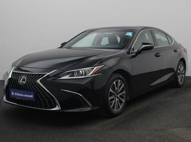 Used 2023 Lexus ES300h for sale in Dubai