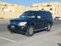 Used 2014 Mitsubishi Pajero for sale in Abu Dhabi