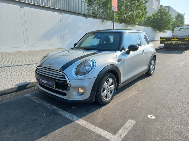 Used 2015 MINI Cooper for sale in Dubai