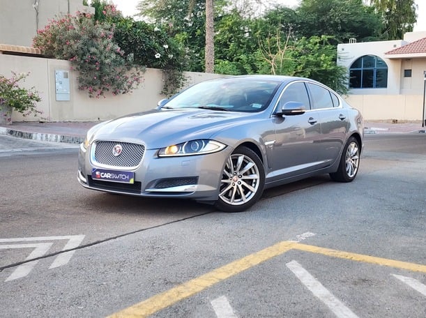 Used 2014 Jaguar XF for sale in Dubai