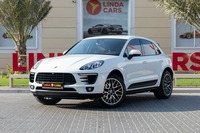 Used 2018 Porsche Macan for sale in Dubai