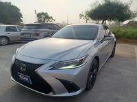 Used 2022 Lexus ES350 for sale in Riyadh