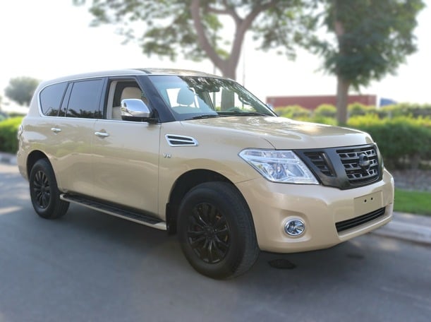 Used 2013 Nissan Patrol for sale in Dubai