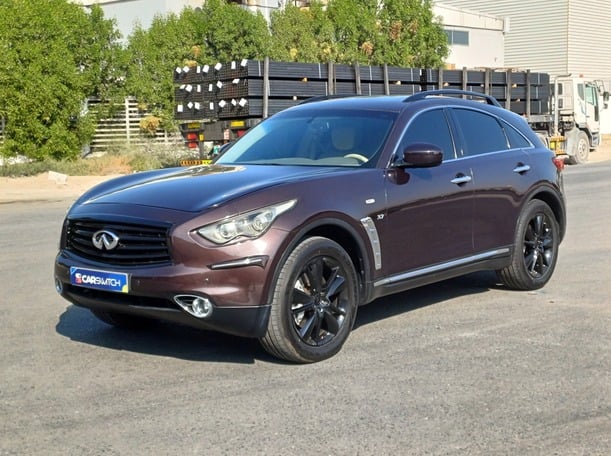 مستعمله 2015 انفنتي QX70 للبيع فى دبي