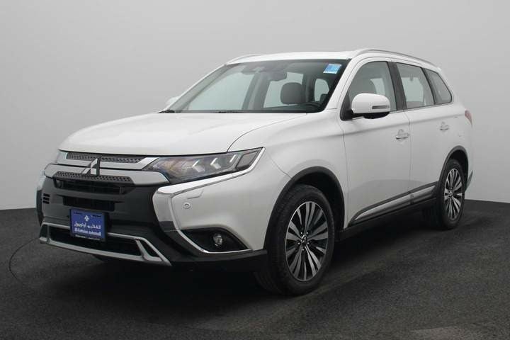 Used 2020 Mitsubishi Outlander for sale in Dubai