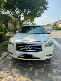 Used 2013 Infiniti JX35 for sale in Dubai