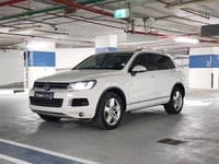 Used 2015 Volkswagen Touareg for sale in Dubai