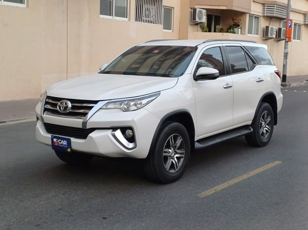 Used 2019 Toyota Fortuner for sale in Dubai